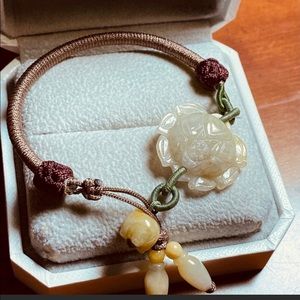 Hand carved and knitted jade bracelet
